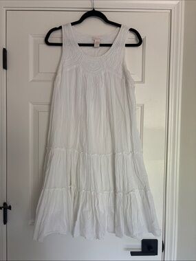 Klozlyne White Embroidered Sleeveless Dress Size Medium